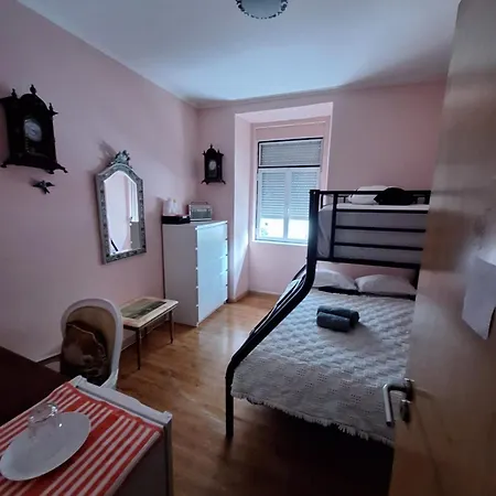 Barato Privativo Com Casa De Banho E Areas Comuns Partilhada Com Outros Apartmán *